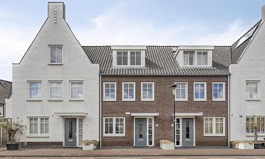 4e39a35523a4c261465224209774859e